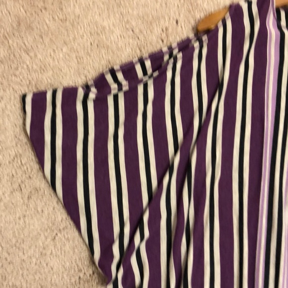 Sleeveless flirty top - Picture 3 of 8